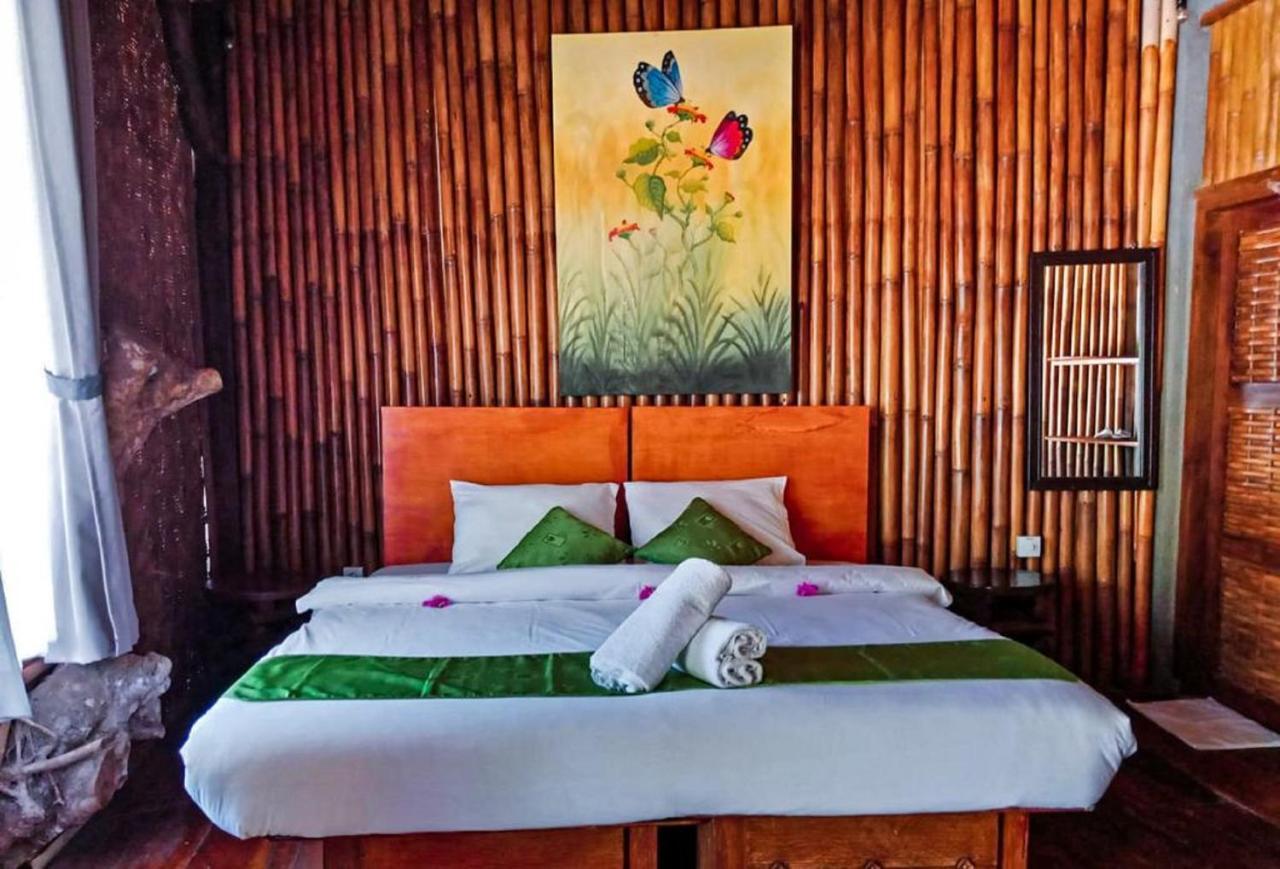Gading Tree House Villa Batununggul Exterior photo