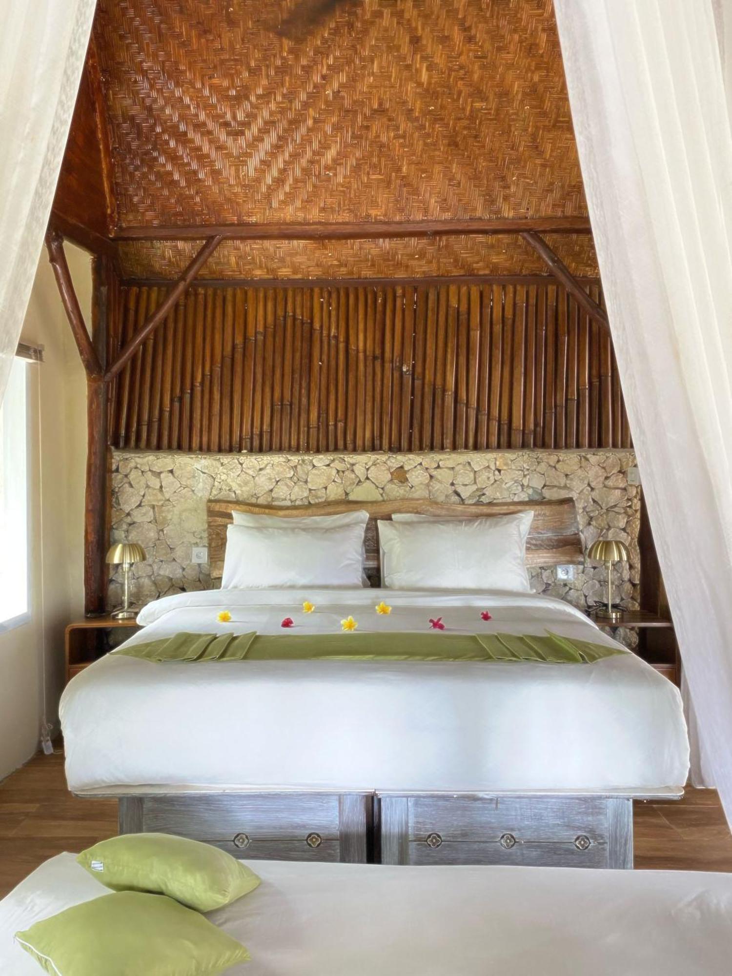 Gading Tree House Villa Batununggul Exterior photo