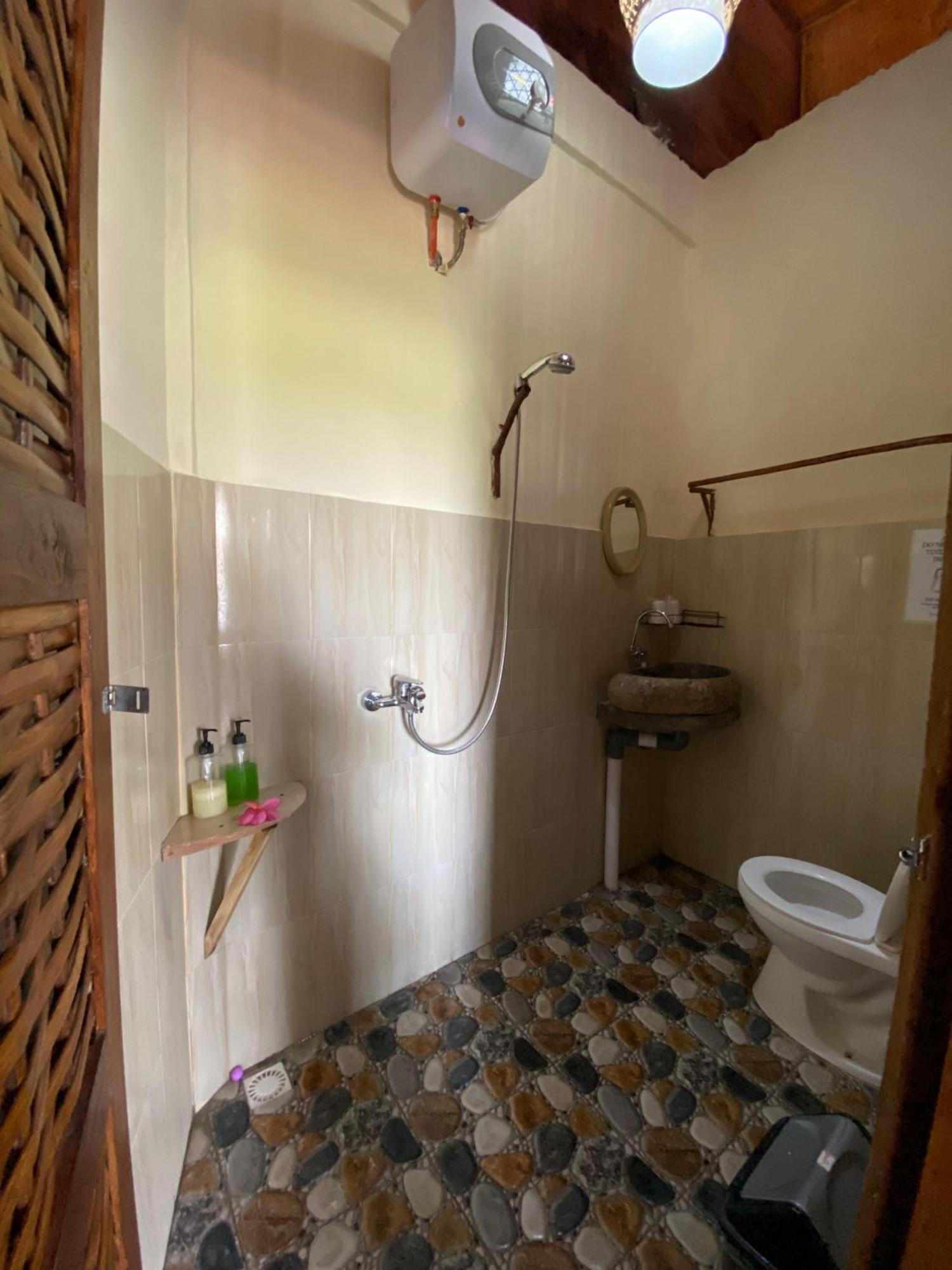 Gading Tree House Villa Batununggul Exterior photo